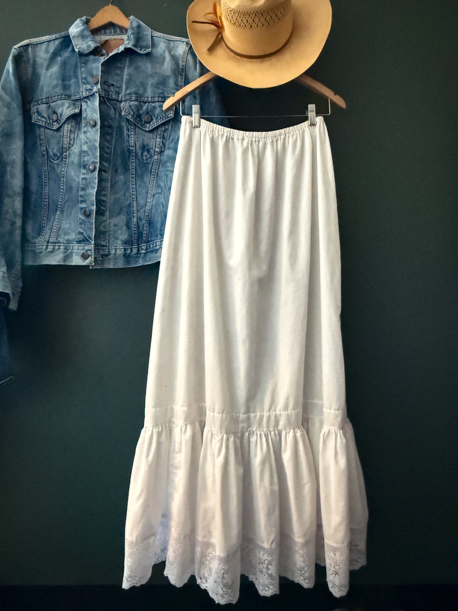 vintage cotton maxi skirt
lace hem vintage skirt
bohemian prairie skirt
western vintage skirt